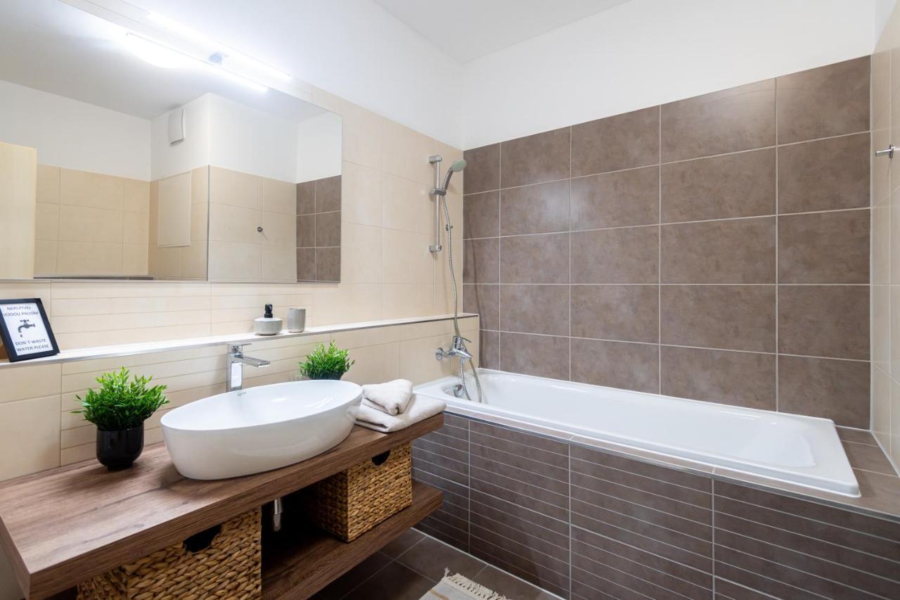 Nova Karolina Apartment Ostrava Eksteriør billede